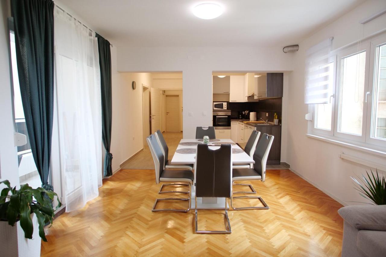 Arena Apartment With 3 Bedrooms In The City Center Pula Exterior photo